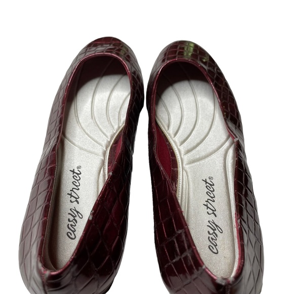 Easy street flats size 8M - Picture 8 of 11